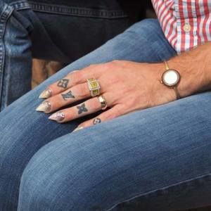 Meet your Posher, Nicholas